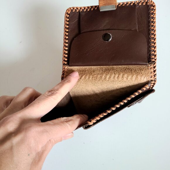 Tooled leather caramel brown color wallet with floral design. - Picture 5 of 6